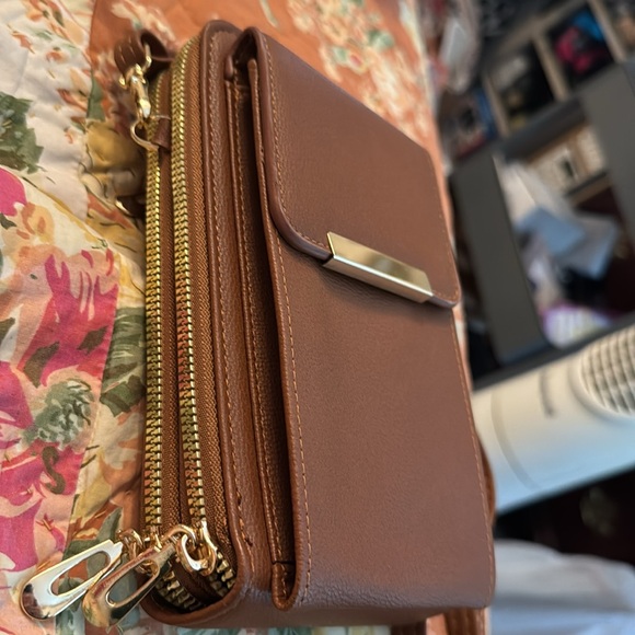 Cute brown Boho crossbody purse faux leather phone holder bag - Picture 2 of 11